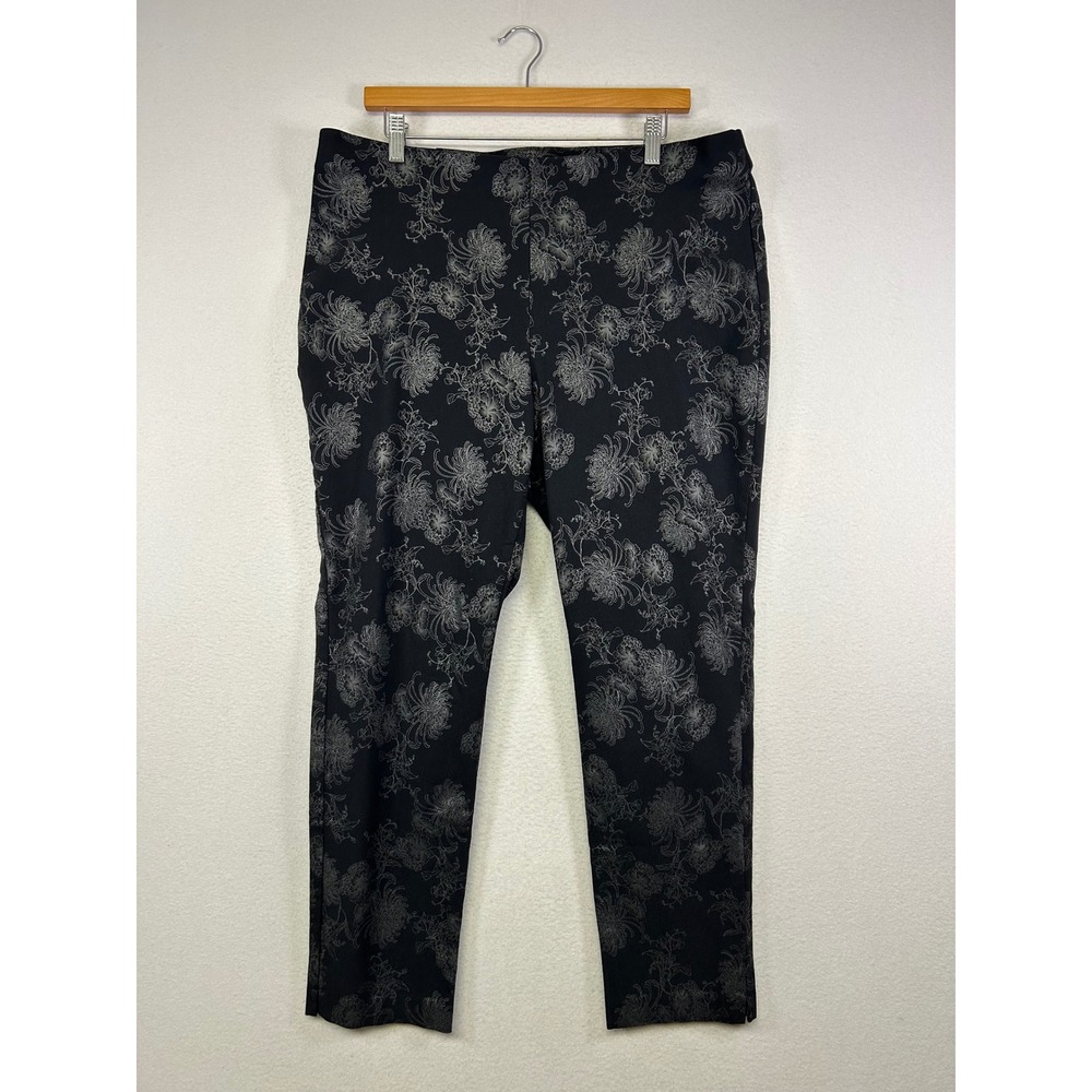 Dark‎ Floral Chicos Women 3 Short Black Silver Chrysanthemum Easywear Pants